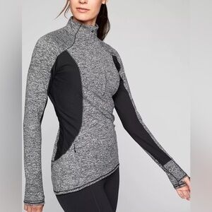 Athleta XS Run Wild Colorblock Half Zip Pullover Long Sleeve Top Gray‎ Black